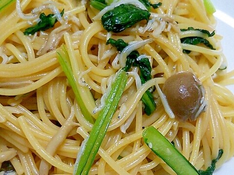 小松菜としらすとしめじの醤油パスタ